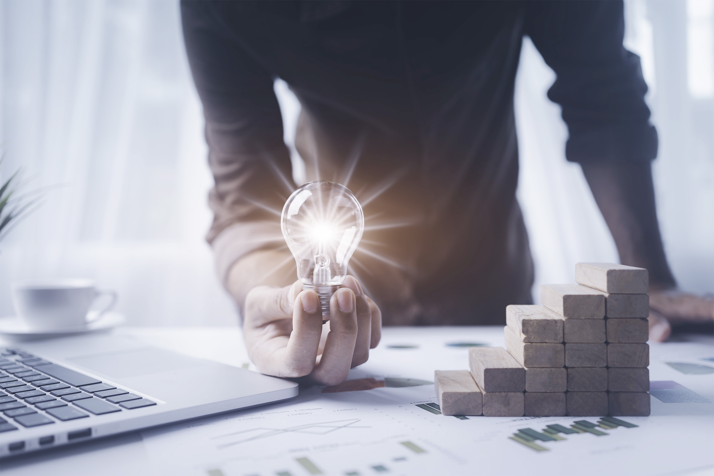 <div class='lum-box'><h4 class='fontColor_blue lum-font-size'>X-Health®「クイックサービス」</h4></div><div class='lum-font-cnt'>ヘルスケア市場への参入を狙う企業向けに、ワークショップ等を活用し、新規参入に向けた施策を発想を支援するX-Health®コンサルティングサービス</div>