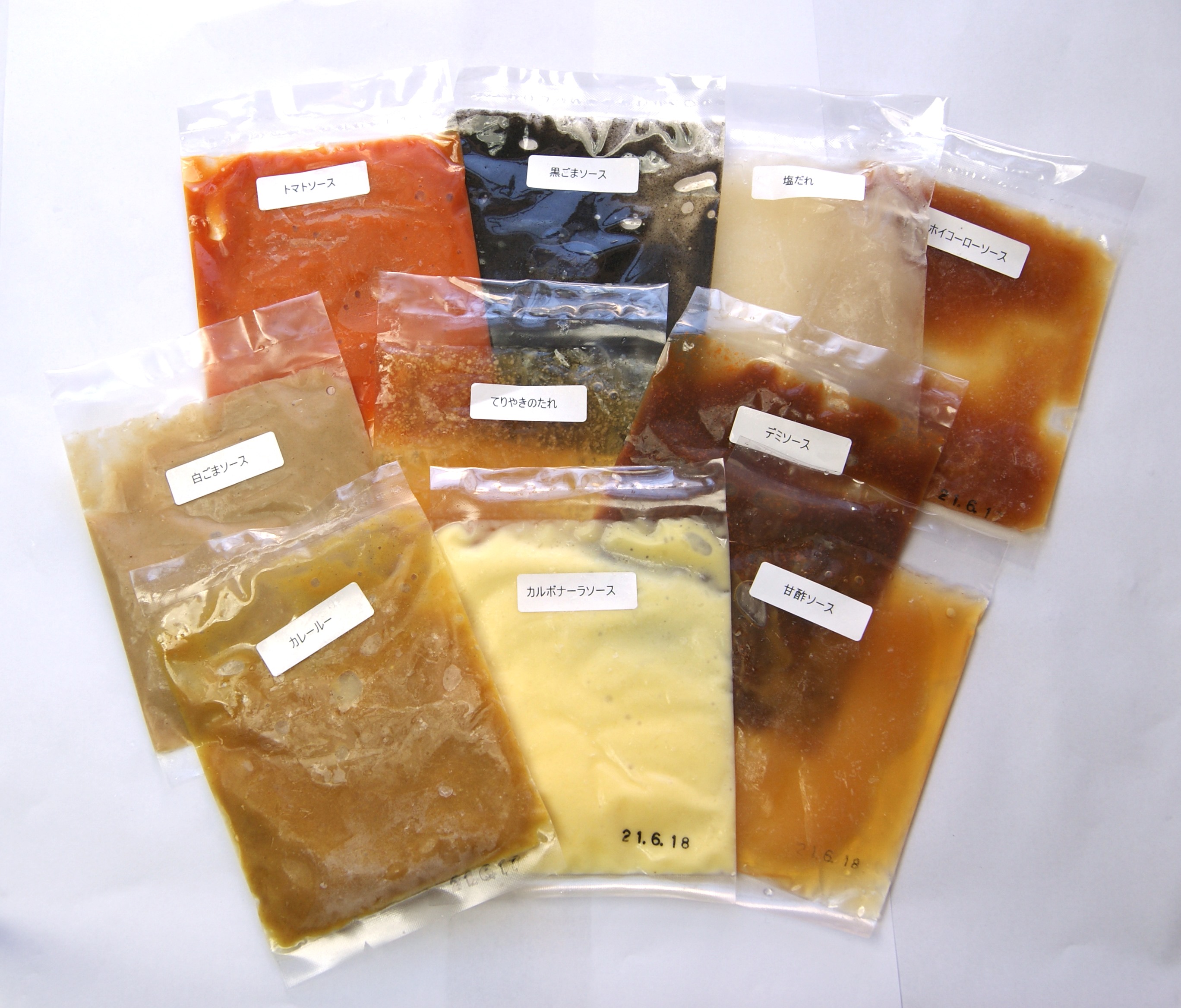 <div class='lum-box'><h4 class='fontColor_blue lum-font-size'>とろみダレ</h4></div><div class='lum-font-cnt'>真空パックを解凍するだけで“とろみダレ”が簡単につくれます。お粥やおかずにかけることで、飲み込みやすい食事に調整できます。豊富なラインナップは、全57種類。</div>