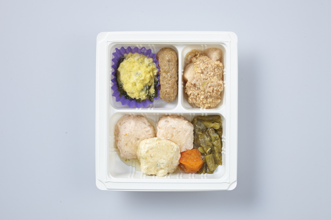 <div class='lum-box'><h4 class='fontColor_blue lum-font-size'>冷凍やわらか食　咀嚼サポート介護食</h4></div><div class='lum-font-cnt'>噛む力が弱い方向けに食べやすく形そのままに、やわらかいお食事セットです。
低栄養予防対策にもご利用ください。
1ケースにアソート6食入り×6セット</div>