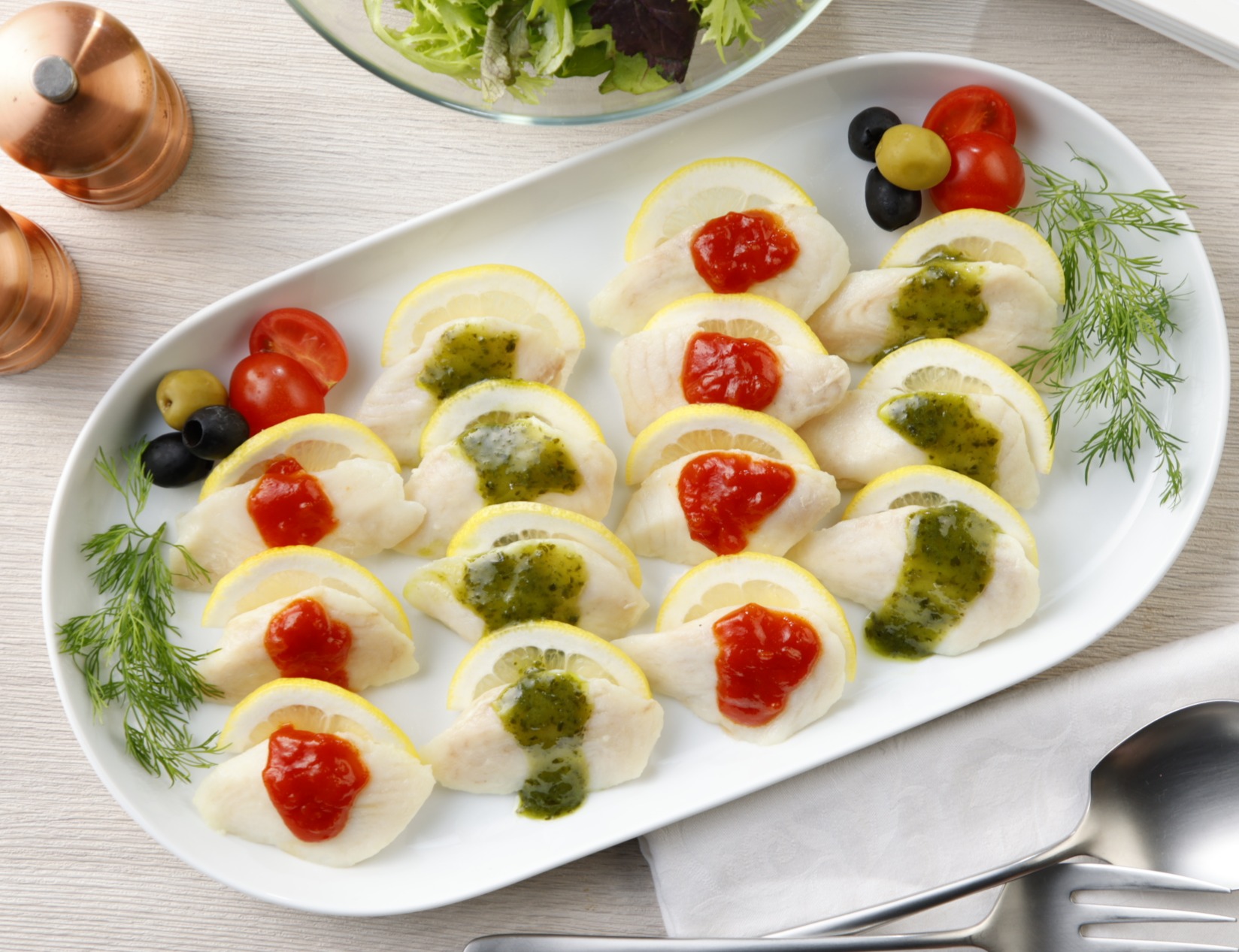 <div class='lum-box'><h4 class='fontColor_blue lum-font-size'>白身魚香味バター風味用切身ハーフ</h4></div><div class='lum-font-cnt'>ガーリックバター風味で洋風仕上げるしっとりとした食感の白身魚です。「しっとり食感、パック内調理で誰もが調理しても品質が同じ、手作り感のある品質」が特徴です。</div>