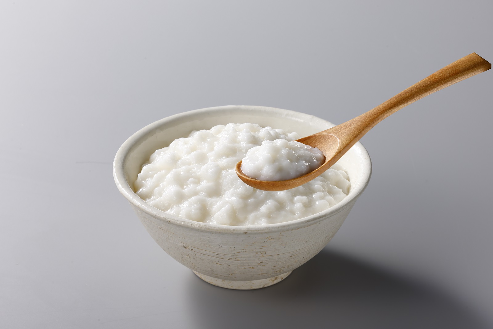 <div class='lum-box'><h4 class='fontColor_blue lum-font-size'>エバースマイル　ふっくら粒なしごはん</h4></div><div class='lum-font-cnt'>ごはんらしさにこだわったやわらかなムース食です。舌でつぶせるやわらかさで米粒がなく、粒を嫌がる方にも安心。少量でも高カロリーを摂れる1品です。
</div>