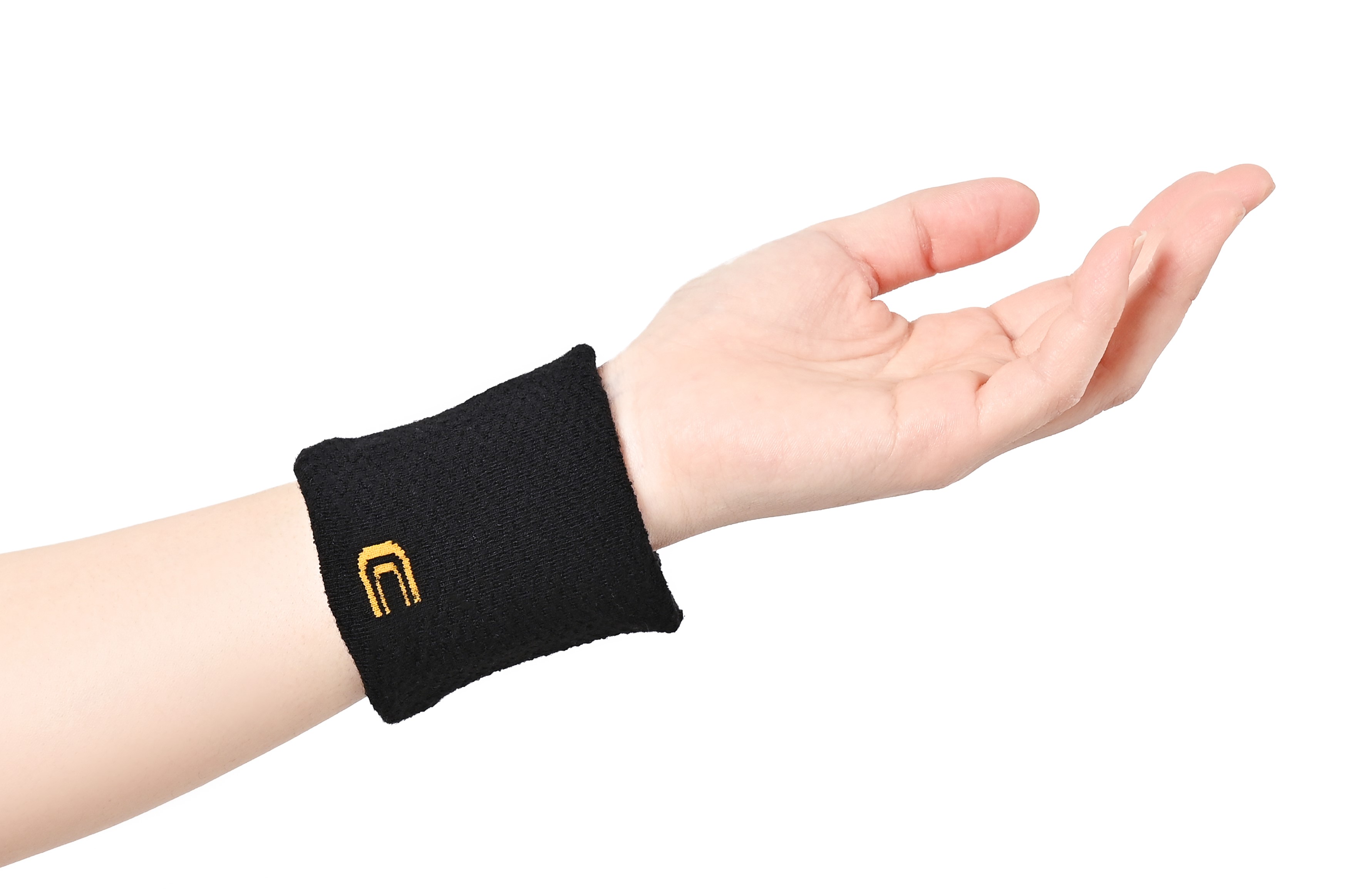 <div class='lum-box'><h4 class='fontColor_blue lum-font-size'>身に着ける温泉浴　リカバリーアイテム「コロバニィ」リストバンド</h4></div><div class='lum-font-cnt'>男女兼用で気軽に身に着けてリカバリー！特許の特殊配合技術「スパオール」を活用した高機能リストバンドです。
リラクゼーション効果をサポート/身体の重心安定/温熱効果が期待できます。</div>