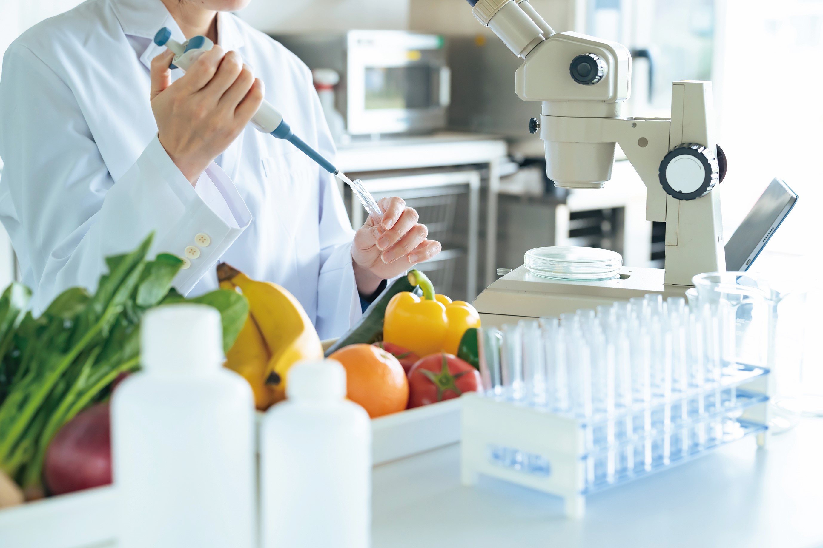 <div class='lum-box'><h4 class='fontColor_blue lum-font-size'>Component analysis service</h4>
         </div>
         <div class='lum-font-cnt'>Biondo offers comprehensive screening analyses that quantify over 200 compounds and qualitatively profile roughly 3,500 more. We deliver the results in a clear, easy-to-understand report, enabling material suppliers to visualize the potential value of their materials with a single analysis.</div>