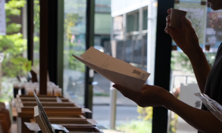 <div class='lum-box'><h4 class='fontColor_blue lum-font-size'>出張型リトリート講座</h4></div><div class='lum-font-cnt'>会議室や宿泊施設など場所を問わず、筋力トレーニング講座、ヨガ講座、プラントベースホールフードお話会やアーユルヴェーダ個別診断を組み合わせたワークショップを提供します。御社のご希望に合わせてオリジナル講座をお作りします。アーユルヴェーダ簡易個別診断お試しください。</div>