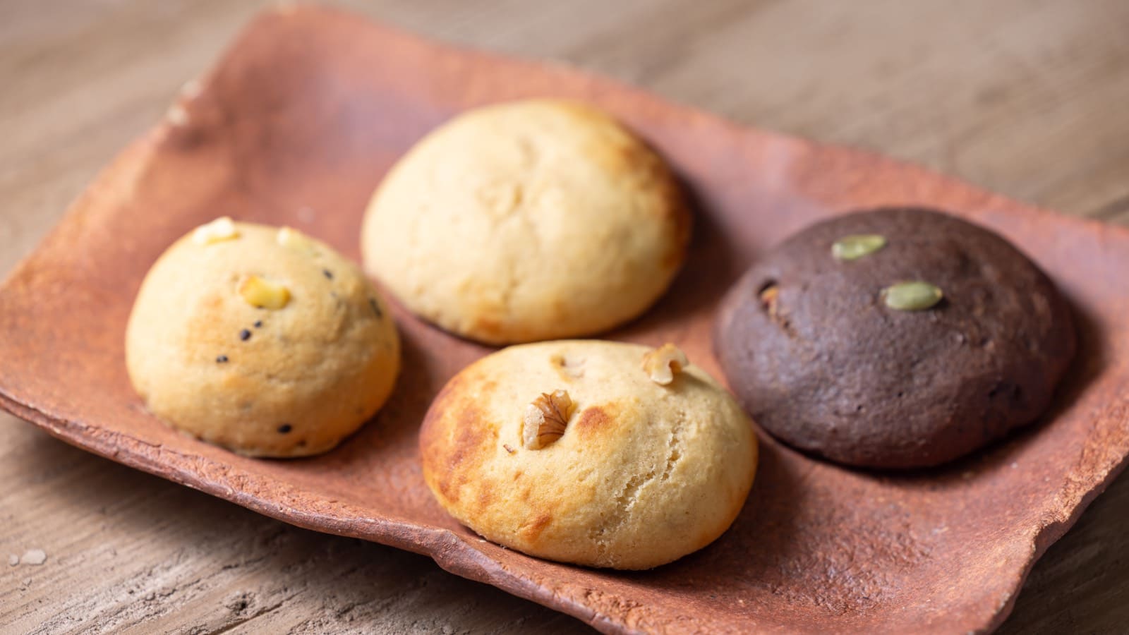 <div class='lum-box'><h4 class='fontColor_blue lum-font-size'>ソイフルブレッド</h4></div><div class='lum-font-cnt'>女性が一生涯で最も栄養を必要とする妊娠中・授乳中に、手軽にしっかり大豆の栄養が摂れる、グルテンフリーのおからパン</div>