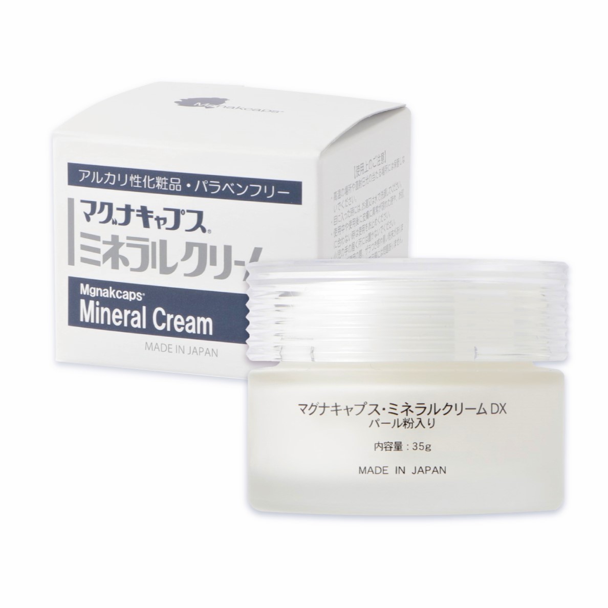 <div class='lum-box'><h4 class='fontColor_blue lum-font-size'>マグナキャプス® ミネラルクリーム</h4></div><div class='lum-font-cnt'>年齢肌にミネラル成分たっぷりの濃厚なテクスチャーでお肌の潤いを守ります。 朝起きたときにしっとり、ふっくらとした女性本来の肌を実感いただけます。
無着色・無香料・防腐剤（パラベン）不使用。</div>