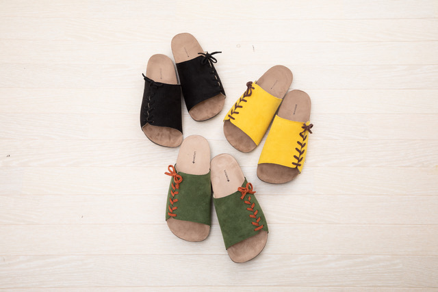 <div class='lum-box'><h4 class='fontColor_blue lum-font-size'>プラスコンフォート025</h4></div><div class='lum-font-cnt'>骨盤を起こして姿勢バランスケア。ぽっこりお腹や腰痛の原因となる骨盤の前傾・後傾をケアするようソールが設計された室内履き。アーチサポートは高めなので、まるで竹踏みをしているような実感力があります。</div>