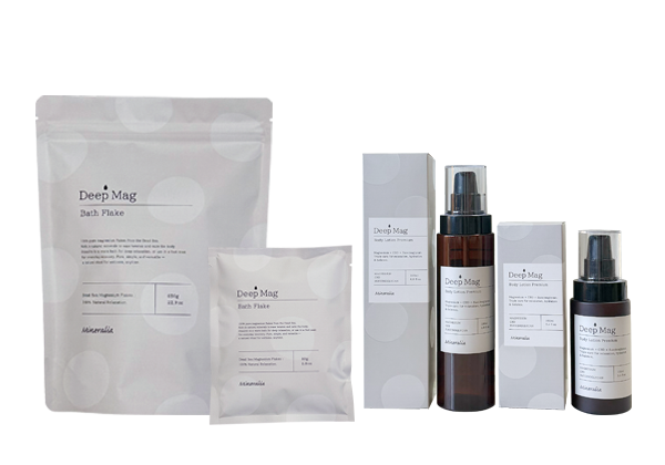 <div class='lum-box'><h4 class='fontColor_blue lum-font-size'>【新発売】Deep Mag シリーズ</h4></div><div class='lum-font-cnt'>死海のミネラルの中でも特徴的な、マグネシウムにフォーカスしたシリーズです。弊社通常の死海バスソルトよりもマグネシウム含有率の高い死海塩「Deep Mag バスフレーク」と、この春新発売の「Deep Mag ボディローション」は、日常のマグネシウムケアに取り入れやすいアイテムです。</div>