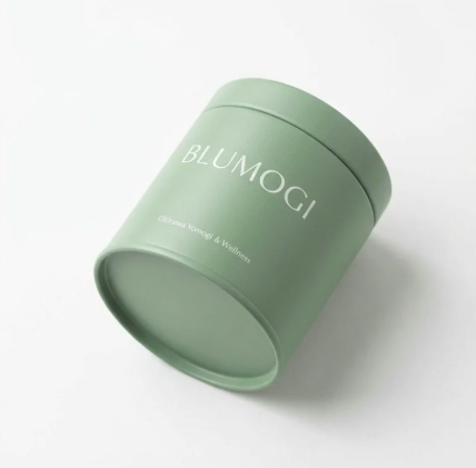 <div class='lum-box'><h4 class='fontColor_blue lum-font-size'>Premium YOMOGICHA POWDER</h4></div><div class='lum-font-cnt'>世界自然遺産エリア沖縄やんばるで育ったよもぎを新芽だけを乾燥し抹茶と同じように焙煎製造したプレミアムパウダーです。飲料だけでなくお菓子、料理など様々な用途にご利用ください。</div>