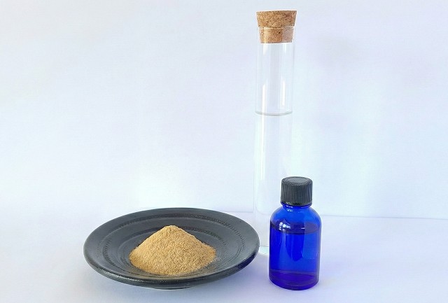 <div class='lum-box'><h4 class='fontColor_blue lum-font-size'>ゆず商品</h4></div><div class='lum-font-cnt'>高知県産ゆずを使った、水や溶媒を使っていないゆず（エキス蒸留水・オイル・粉末）のご紹介をいたします。</div>