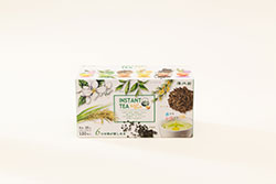 <div class='lum-box'><h4 class='fontColor_blue lum-font-size'>インスタント茶セレクトパック6種</h4></div><div class='lum-font-cnt'>●煎茶：苦味が少ない茶葉を選定し飲み口が柔らかくスッキリ。●ほうじ茶：葉と茎でそれぞれに適した焙煎を行いブレンドした香ばしい味。●玄米茶：玄米に香り豊かなうるち米を使い香ばしくさっぱりとした甘み。●烏龍茶：芳香な香りを追求したさっぱりとした風味。●ジャスミン茶：ふんわりした花の香り爽やかな味。他</div>