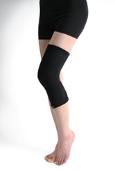 <div class='lum-box'><h4 class='fontColor_blue lum-font-size'>身に着ける温泉浴　「コロバニィ」シルク混ゆったり膝サポーター</h4></div><div class='lum-font-cnt'>特許の特殊配合技術「スパオール」を活用した膝サポーター。シルク混の通気性のある日本製アイテムです。遠赤外線の温熱効果で、歩き仕事や立ち仕事で、ひざに心配を抱えている人におススメです。</div>