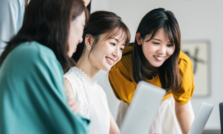 <div class='lum-box'><h4 class='fontColor_blue lum-font-size'>Market Research Business</h4></div>
        	 <div class='lum-font-cnt'>Leveraging the analytical expertise of our data scientists cultivated through clinical trials and our in-house monitors, we are able to conduct research linked to clinical data. In this business, we provide questionnaire surveys, roundtable discussions, and small-scale clinical trials to support your new product development and marketing.</div>